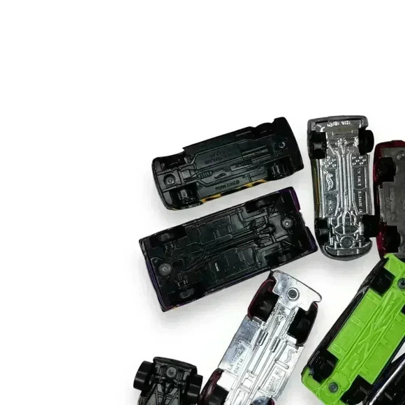 Hot Wheels Classic & Race Car Collection - Set of 16 Die-Cast Cars - Picture 13 of 13